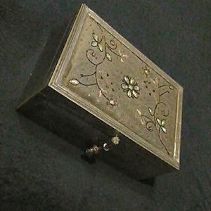 Jewelry box